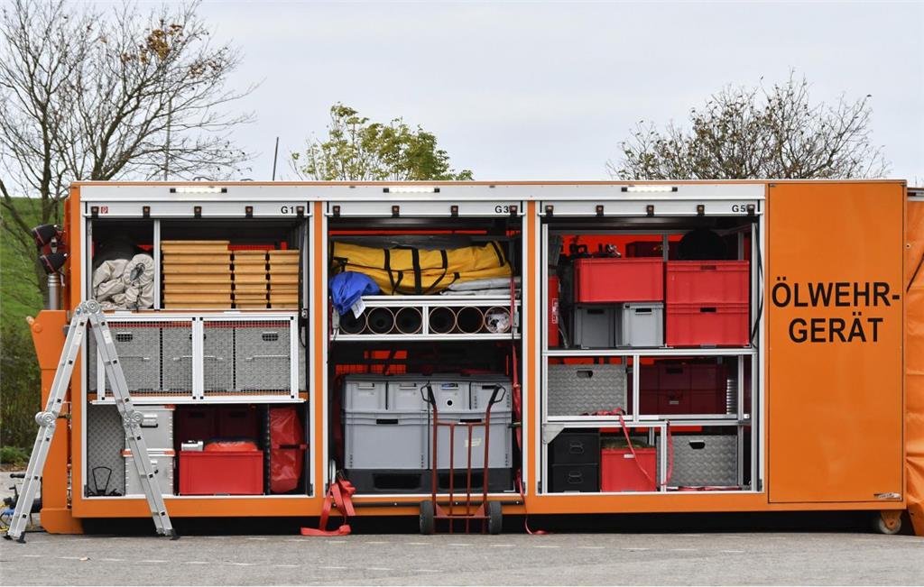 Solch einen Container mit Gerätschaften für Ölunfälle hält der Landkreis Cuxhave...