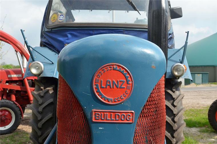 Alte Technik, die begeistert: Oldie-Fans pilgern nach Wilstedt Solche alten Schätzchen werden am Sonntag in Wilstedt zu sehen sein. Die örtlichen Oldtimer-Freunde veranstalten zum 12. Mal ein großes Treffen.