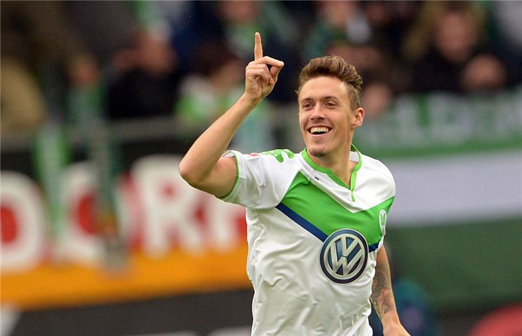 Werder arbeitet an Transferhammer mit Max Kruse Solche Jubelszenen gab es für Max Kruse in Wolfsburg selten. Der Nationalspieler möchte den VfL nach einem Jahr verlassen und steht mit Werder Bremen in Kontakt. Foto Steffen/dpa