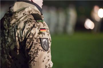 Soldaten des Seedorfer  Fallschirmjägerregiments 31 traten in Selsingen zum Verabschiedungsappell an. 