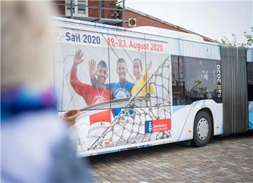 Soll Bremerhavener und Touristen auf die Sail 2020 einstimmen: Der Bus, der ab Dienstag durch die Stadt fährt.
