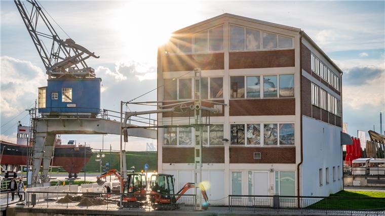 Werden Bremer im „Koggenbräu“ wieder Bier brauen? Sollte sich am Alten Hafen tatsächlich wieder eine Gastwirtschaft mit Brauerei etablieren, dürfte das viele Bremerhavener an gute alte Zeiten erinnern. Bei dem Gebäude handelt es sich um den ehemaligen Speicher von Segelken & Zachar.
