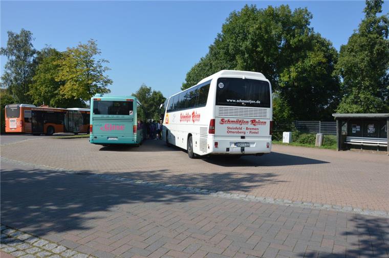 Bad Bederkesa: Zentrale Haltestelle für Busse entsteht am Hasengarten Sonderlich geordnet geht es derzeit nicht zu am Hasengarten: Das soll sich ändern, sobald die zentrale Haltestelle gebaut sein wird.