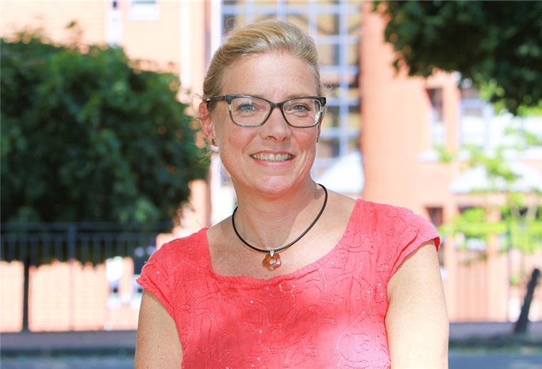 Trotz Corona: So klappt das Studium in Bremerhaven Sonja Puncken-Kassen hilft Studienbewerbern bei der Wahl des richtigen Studiengangs.