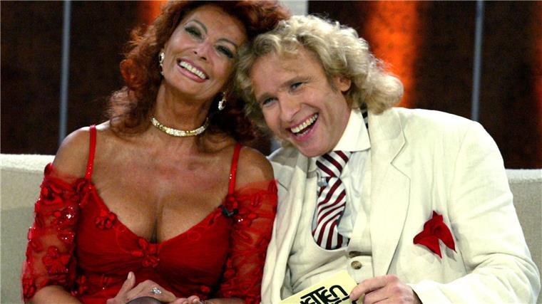 Sophia Loren - eine Diva wird 90 Sophia Loren bei einem „Wetten, dass...?“-Auftritt mit Thomas Gottschalk.