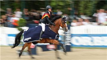 Sophie Hinners reitet besonders effektiv.