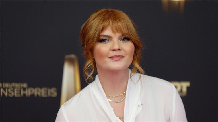 Theaterdebüt von Sophie Passmann am Berliner Ensemble Sophie Passmanns Roman „Pick me Girls“ kommt auf die Bühne.
