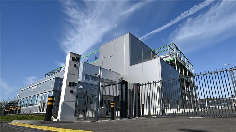 Umfrage: Bevölkerung sieht neue Rechenzentren kritisch Sorgen bereitet den Menschen in Deutschland vor allem der Wasserbedarf und der Stromverbrauch von Rechenzentren. (Archivbild)