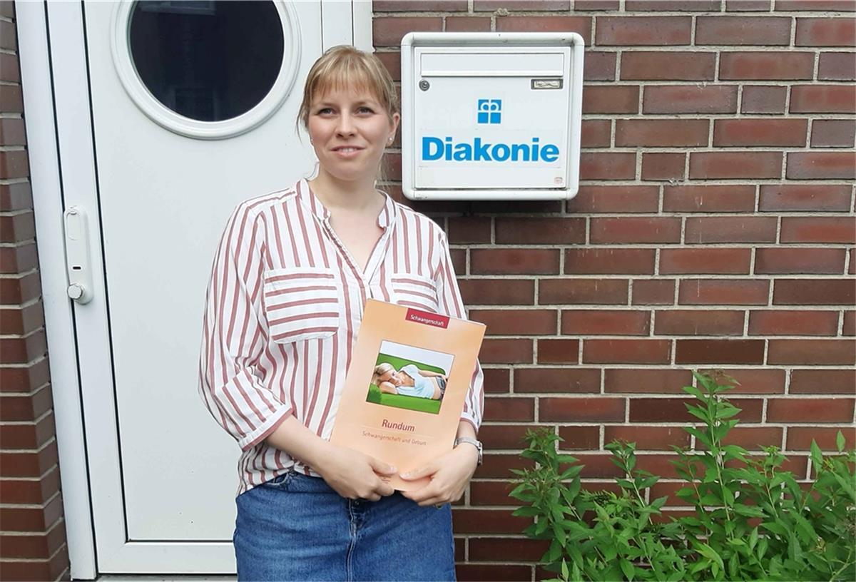 Rundum-Hilfe für werdende Eltern im Cuxland Sozialpädagogin Natalie Johansson vom Diakonischen Werk Wesermünde berät Familien rund um das Thema Schwangerschaft.