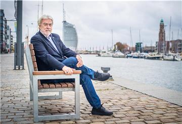 Sozialstadtrat Uwe Parpart ärgert sich über die erneuten Armutsmeldungen in Bremerhaven.