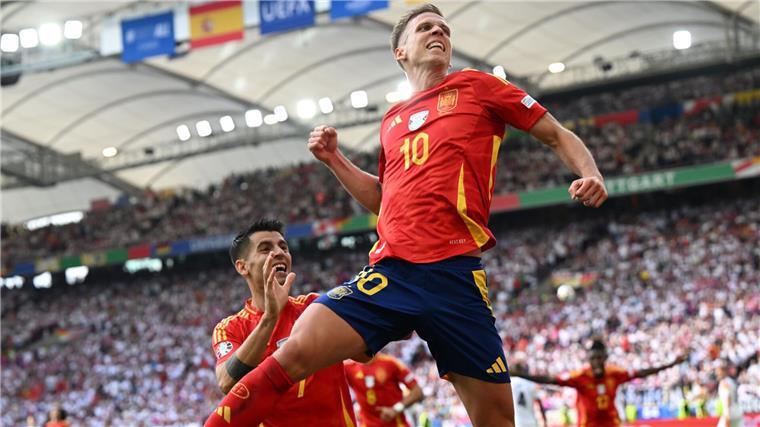 Nicht nur Olmo begeistert: Spaniens Helden von der Bank Spaniens Dani Olmo jubelt nach seinem Treffer im EM-Viertelfinale gegen Deutschland.