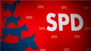 SPD steht auf einer Plakatwand.