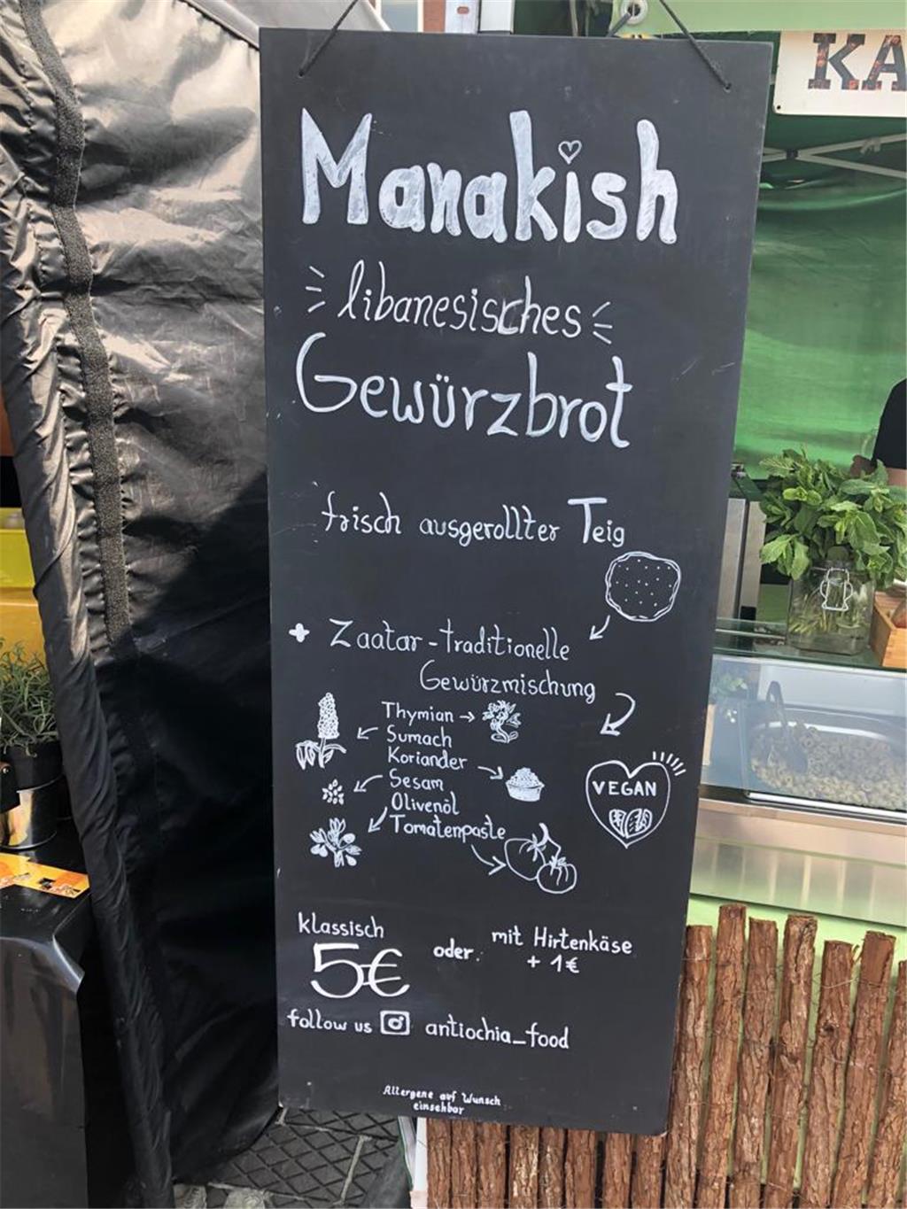 Speisen aus fernen Ländern: Beim Streetfoodfestival in Bremerhaven während des S...