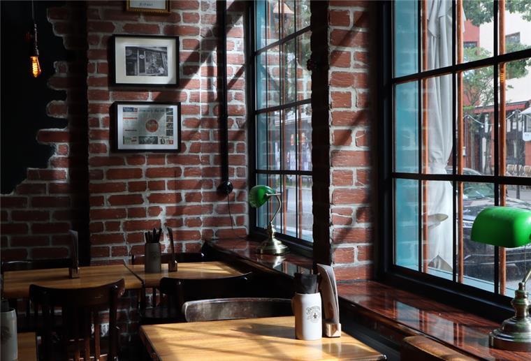 „Place to be“ – Burger & Co.: Burgermeister Schmitzz Bar & Grill Burgermeister Schmitzz