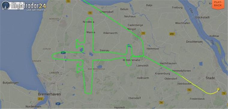 Ein Flugzeug fliegt ein Flugzeug Spektakuläres Manöver über dem Landkreis Cuxhaven. Foto Flightradar 24
