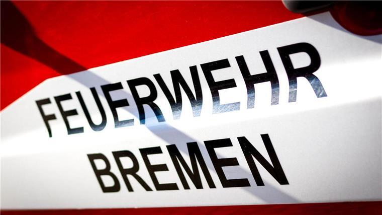 Entwarnung in Bremen: Brennende Gasflasche beseitigt Spezialfirma transportierte die beschädigte Gasflasche aus Bremen ab. (Symbolbild)