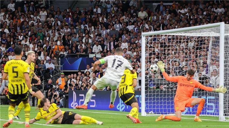 2:0-Führung verspielt: Dortmund verliert 2:5 bei Real Madrid Spiel gedreht: Lucas Vázquez bringt Real in Führung.
