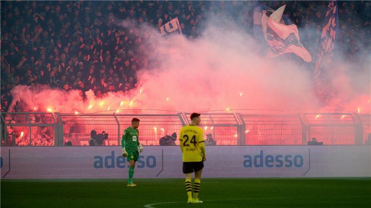 BVB gegen Bochum: Brisantes Revierduell zum Spieltags-Start Spiel mit viel Brisanz: Dortmund steht gegen Bochum unter Druck.