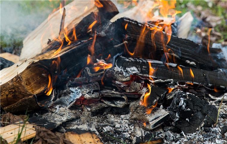 SPD lädt ein zum Zeltlager in Sandstedt Spiele, Bastelangebote, Zeltdisco, Baden und Lagerfeuer (Symbolbild): Das alles soll auf dem Campingplatz Sandstedt geboten werden bei der SPD-Ferienkiste.