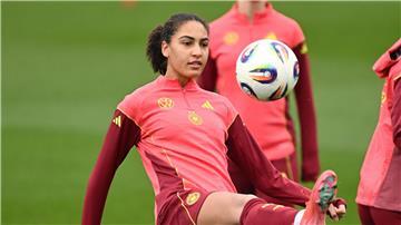 Spielt nächste Saison in Wolfsburg: Cora Zicai