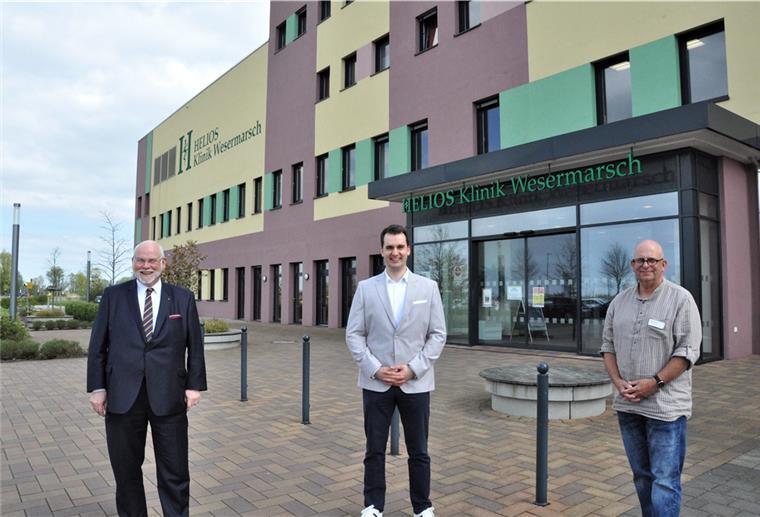 Verhärtete Fronten zwischen den Kliniken in der Wesermarsch Staatssekretär Heiger Scholz (links) zu Besuch bei Helios in Esenshamm. Mit ihm sind Klinikgeschäftsführer Thomas Hempel (Mitte) und der Betriebsratsvorsitzende Ralph Feierabend auf dem Bild.