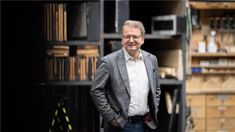Das Stadttheater und die schwierige Suche nach neuen Zuschauern Stadttheater-Intendant Lars Tietje freut sich, dass der Großteil der Abonnenten zurückgekommen ist.