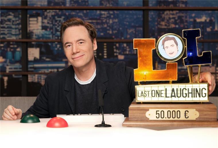 Staffel 6 von LOL: Last One Laughing kommt - Diese Promis sind dabei Michael Bully Herbig im Set von LOL: Last One Laughing