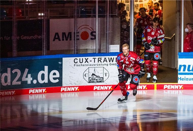Pinguins: Vertragsverlängerungen im Dreierpack Stanislav Dietz (Mitte) läuft auch in der kommenden Saison für die Fischtown Pinguins auf.