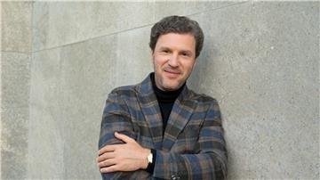 Stanislav Kochanovsky übernimmt ab der Spielzeit 2024/25 die Position des Chefdirigenten der NDR Radiophilharmonie.