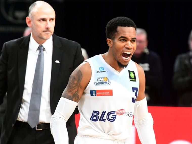 Trotz Super-Saisonstart: Eisbären Bremerhaven heben jetzt nicht ab Starke Vorstellung: Kasey Hill war beim Heimsieg gegen Karlsruhe mit 18 Punkten, 9 Rebounds, 7 Assists und 6 Steals bester Mann auf dem Parkett.