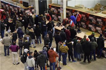 Start bei der Firma Comet für den Werkverkauf.