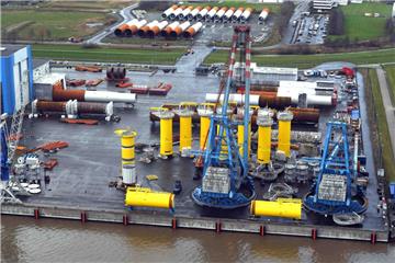 Steelwind in Blexen fertigt auch Fundamente für den britischen Windpark Hornsea, sieht durch den Brexit allerdings keine Probleme für sein Großbritannien-Geschäft.