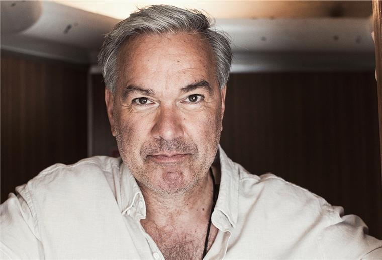Stefan Gwildis liest und singt im Theater im Fischereihafen Stefan Gwildis feiert am 12. September, 19 Uhr, im TiF den 100. Geburtstag von Wolgagng Borchert mit seinem Programm: „Pack das Leben bei den Haaren…!“ .