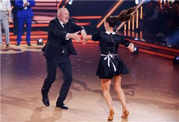 Stefan Raab brachte die Umschläge mit den Zuschauerstimmen ins Studio.