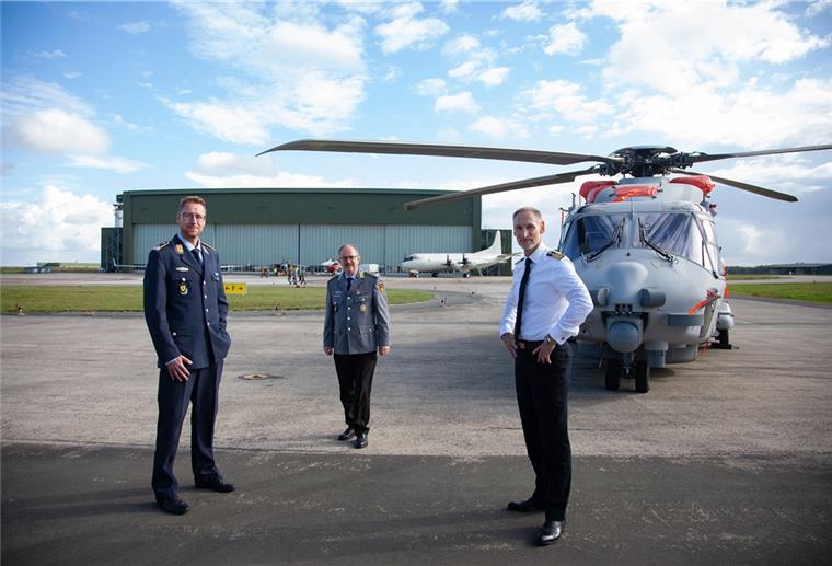 Stehen Pate für die erste virtuelle Karrieremesse der Bundeswehr rund ums Fliegen (von links): Uwe Weber, Pressestabsoffizier für die Luftwaffe, Heeres-Pressesprecher Wilfried Luchtenberg und Thorsten Bobzin, Kommandeur des Marinefliegerkommandos Nordholz.