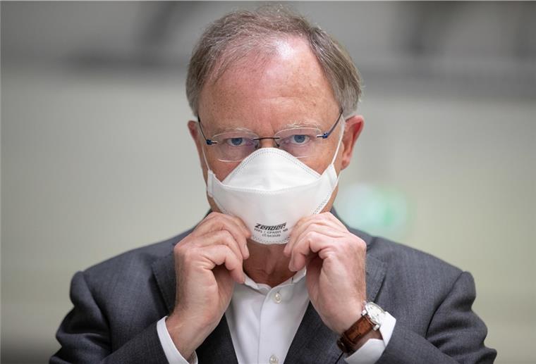 Weil will landesweite Regelung zur Maskenpflicht Stephan Weil (SPD), Ministerpräsident in Niedersachsen, will beim Thema Maskenpflicht eine landwesweite Regelung bekanntgeben.