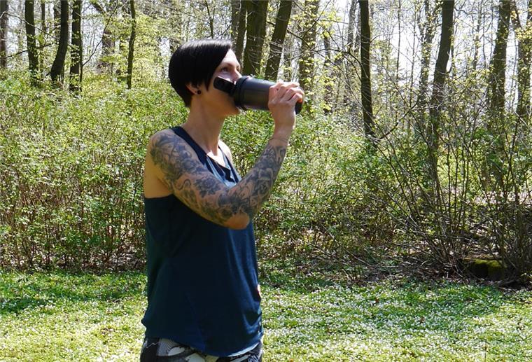 Stephie Hencken trinkt regelmäßig Proteinshakes. Sie ist überzeugt davon, dass ihre Muskulatur langfristig davon profitiert.
