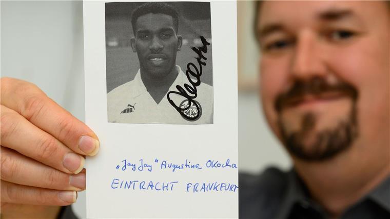 Autogrammjäger Bach: „Ich kann den Trend nicht aufhalten“ Sterben Autogramme aus? Das befürchtet der Göttinger Sammler Christian Bach.