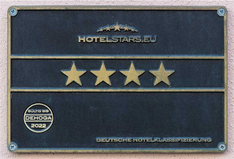 Hotelbewertung: Sonnen sind keine Sterne „Sterne sind die Währung der Hotels“, sagt Markus Luthe, Geschäftsführer der Dehoga Deutsche Hotelklassifizierung. Diese Gesellschaft wacht in Deutschland darüber, nach welchen Kriterien Sterne vergeben werden.