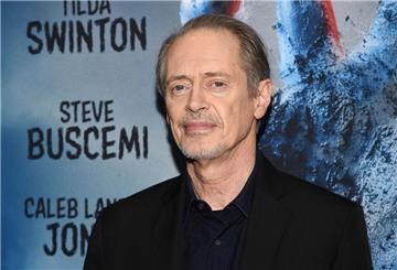 Steve Buscemi musste nach dem tätlichen Angriff ins Krankenhaus.