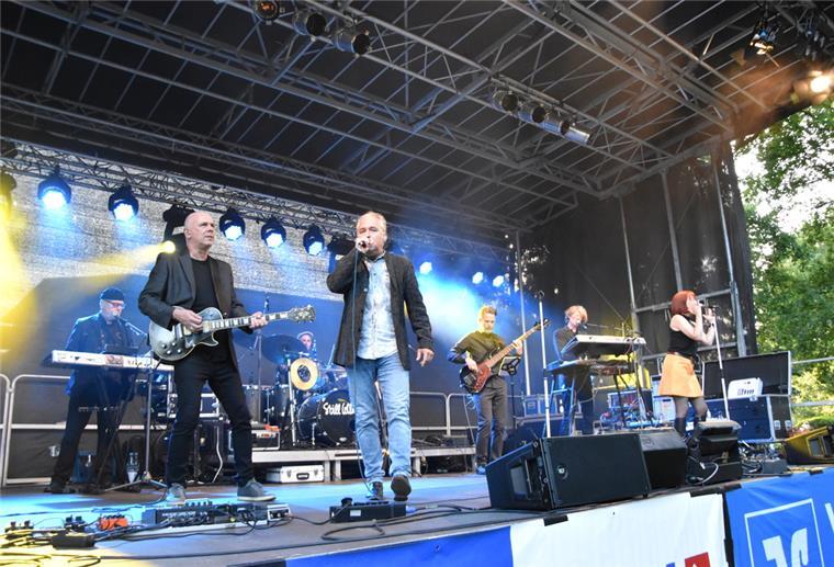 Still Collins waren der Headliner bei LoxRock und sorgten für Bewegung und Begeisterung im Gertrudenpark.