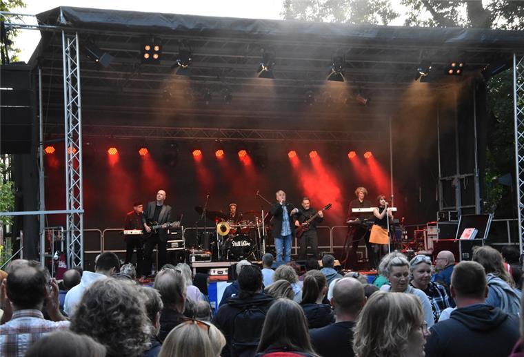 Still Collins waren die Hauptband bei LoxRock und sorgten für Bewegung und Begeisterung im Gertrudenpark.