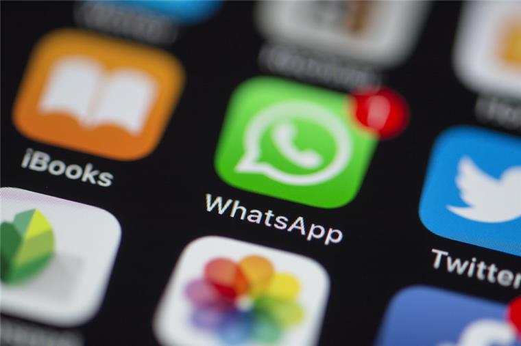 Störungen bei Facebook, WhatsApp und Instagram Störungen bei WhatsApp, Facebook und Instagram: Die Webseite allestörungen.de meldete Sonntagmittag anhaltende Störungen bei diesen Diensten Auch O2 war betroffen.