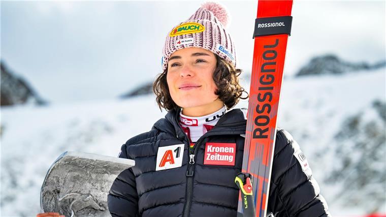 Stolze Siegerin: Julia Scheib nach ihrem Triumph in Sölden.