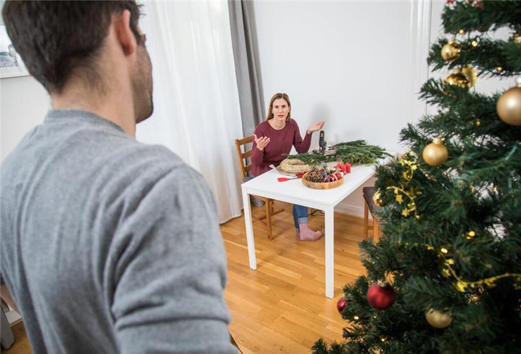 Streit an Weihnachten: So könnt ihr ihn vermeiden Streit an Weihnachten ist nicht selten.