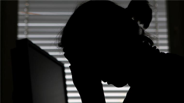 Stress im Job macht krank – Zahl der Fehltage steigt Studie im Auftrag der KKH: 43 Prozent der Berufstätigen fühlen sich im Job häufig hohem Druck und Belastungen ausgesetzt. (Symbolbild)