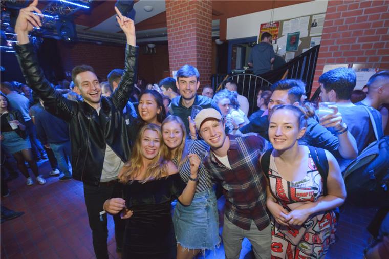 Die besten Bilder von der Erstsemesterparty in Bremerhaven Studienanfänger und Erstsemester hatten ihren Spaß bei der Ersti-Party in der Hochschule.