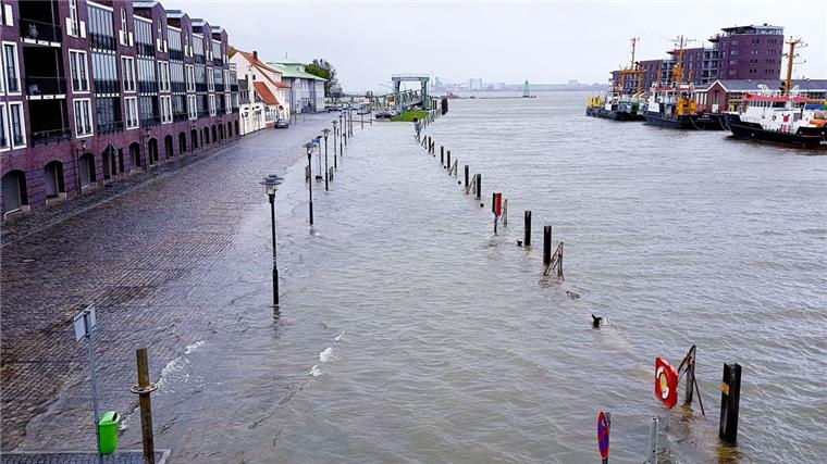So hat Sturmtief "Siglinde" Bremerhaven und umzu beschäftigt Sturmtief "Siglinde" ließ das Wasser über die Ufer treten. In Bremerhaven und umzu gab es aber keine nennenswerten Schäden.