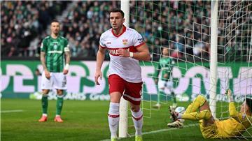 Stuttgarter Torschütze: Ermedin Demirovic trifft zum 1:1 in Bremen.