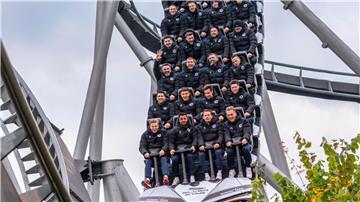 Stuttgarts Ermedin Demirović hat sich die Achterbahnfahrt seines Teams von außen angeschaut.